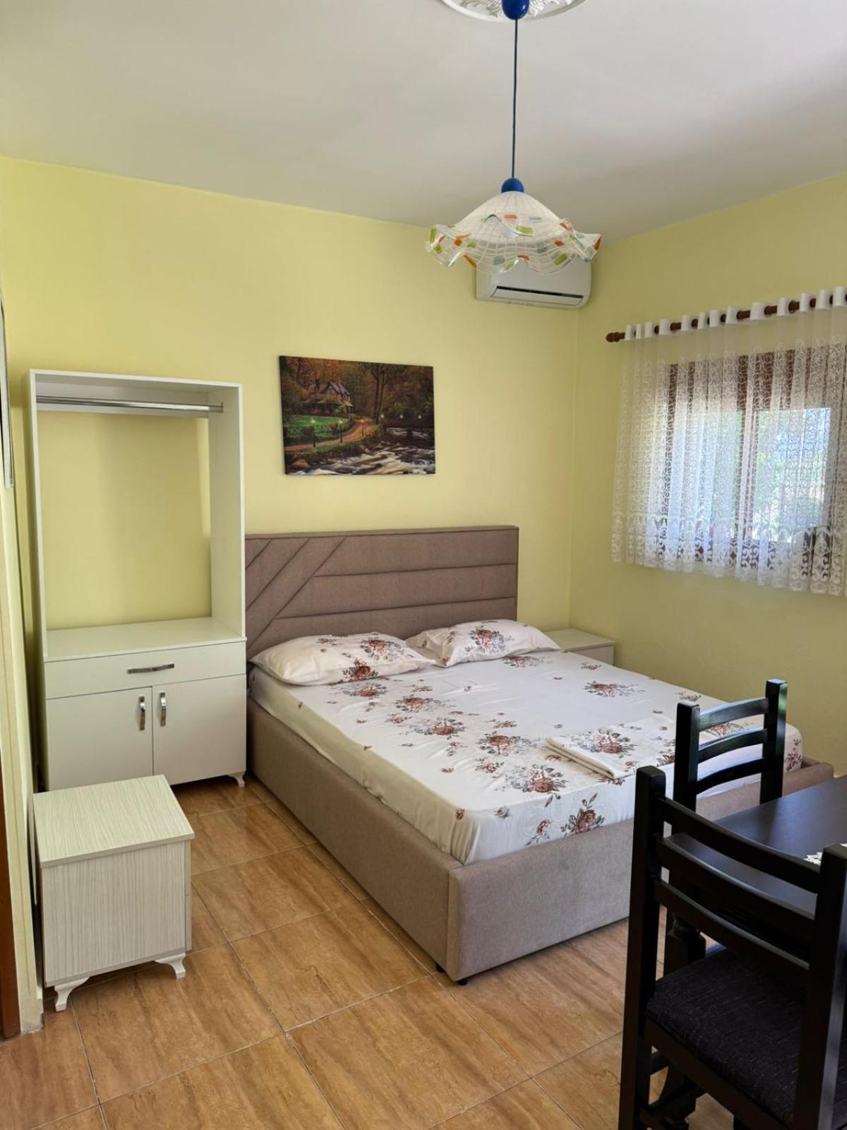 Apartament Mesaiz *